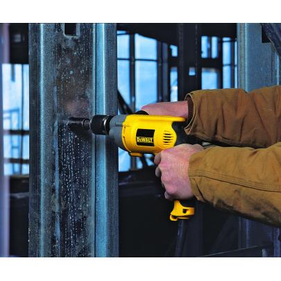 DW236i - Jednobiegowa wiertarka bez udaru 13 mm, 850 obr/min, do stali nierdzewnej