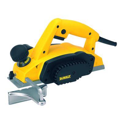DW680 - Strug o głębokości skrawania 2,5 mm, 600 W, 15000 obr/min